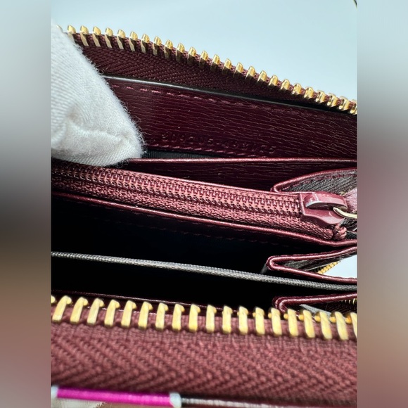 GUCCI LIMITED EDITION Betty Interlocking G Heartbeat Print Zip Around Wallet - Picture 14 of 14